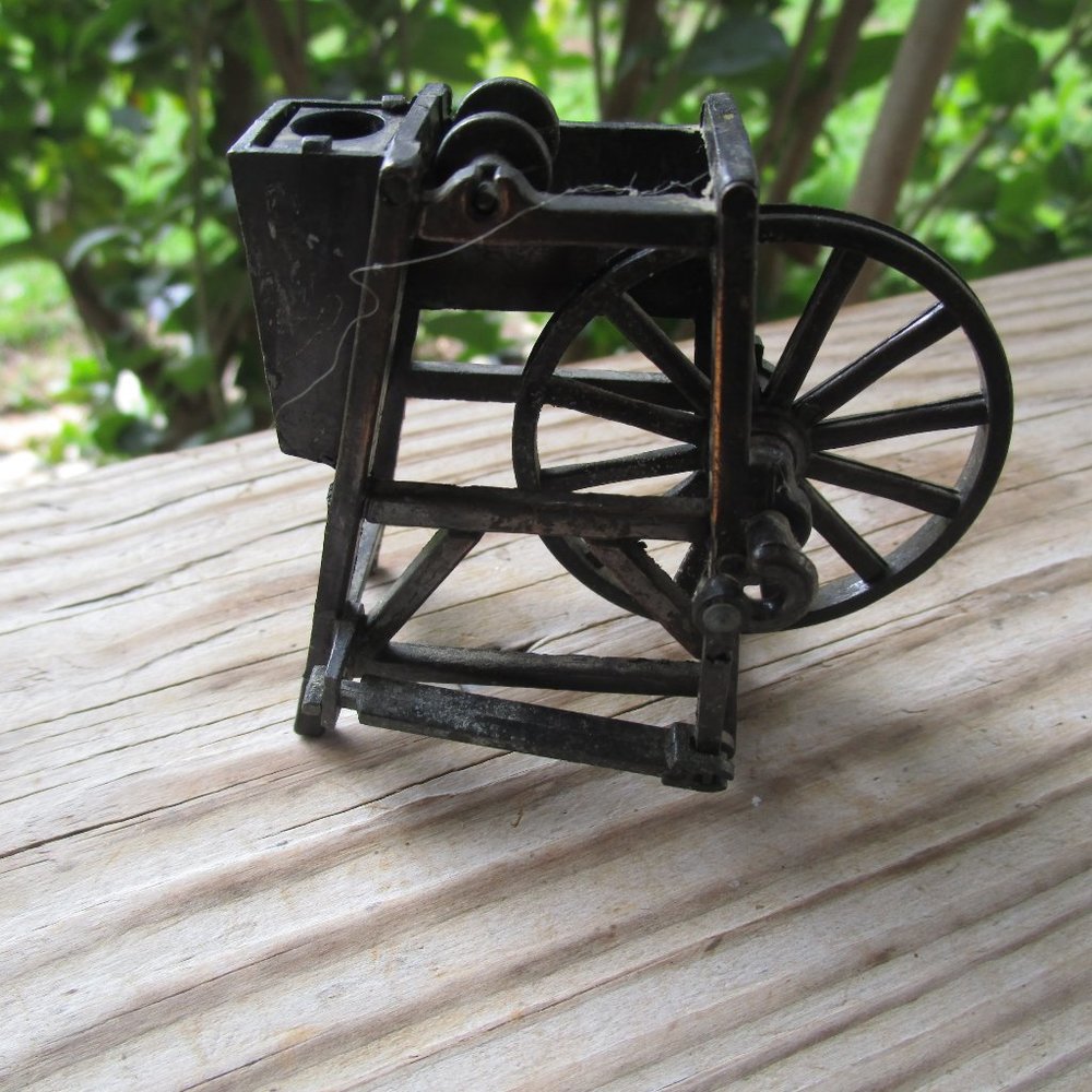 Vintage Cast Iron Pencil Sharpener Yarn Spiner